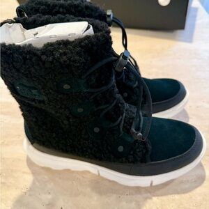 Girls Sorel explorer cozy winter boot